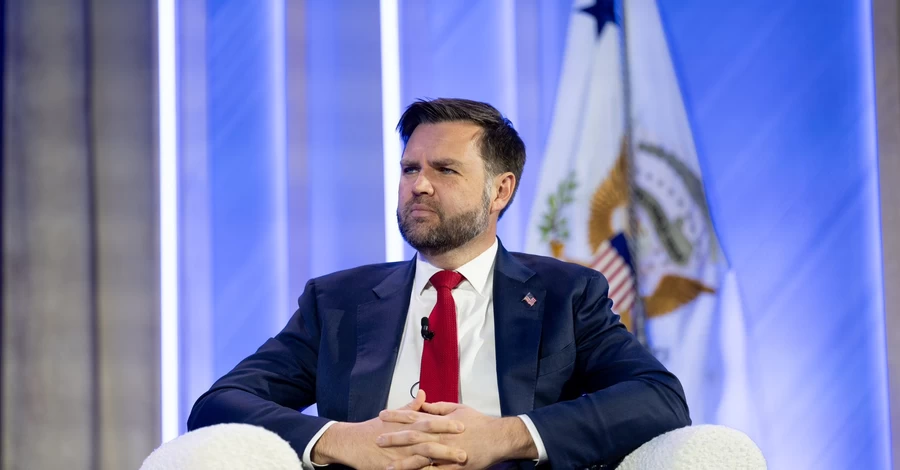 В США мужчина с молотком напал на дом Джей Ди Вэнса 