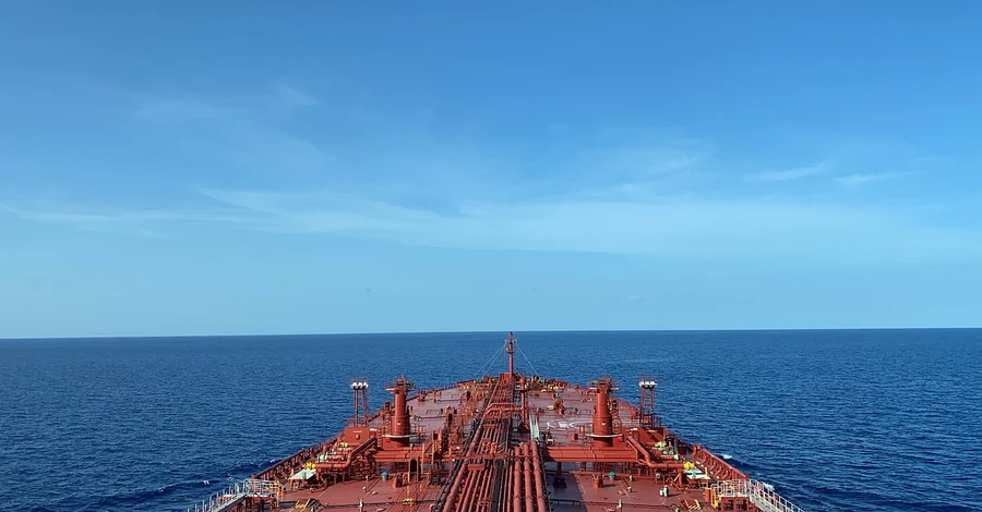 Найбільший нафтопереробник Індії офіційно заявив про відмову від російської нафти