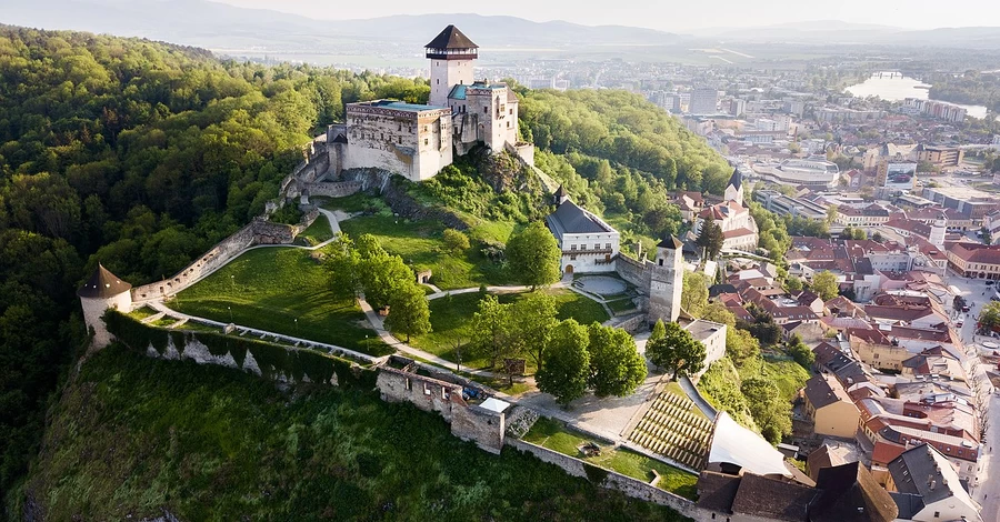  Фінське місто Оулу та словацьке Тренчин стали столицями європейської культури 2026 року