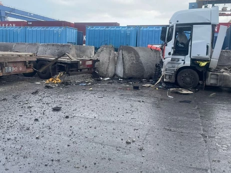 Россия ударила по двум портам в Одесской области: двое погибших, восемь пострадавших