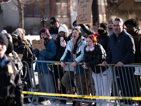 В Миннеаполисе после убийства агентом ICE женщины начались протесты, Трамп поддержал действия правоохранителя