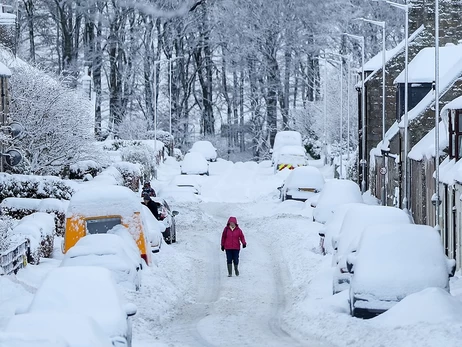 Европу парализовали аномальный мороз и снегопад - отменены авиарейсы, много ДТП, есть жертвы непогоды