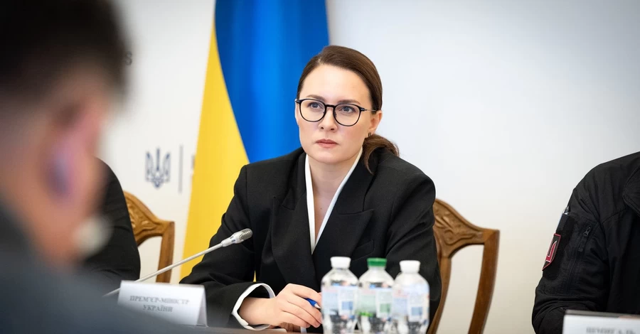 Из-за непогоды школьникам рекомендуют продлить каникулы, а офисам работать удаленно - правительство