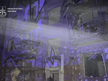 В Кривом Роге число пострадавших из-за ракетного удара возросло до 17, спасатели продолжают разбор завалов