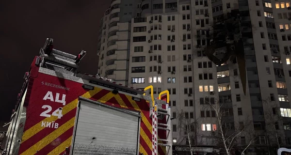 Россияне массированно атаковали Киев дронами и ракетами, среди погибших - медик