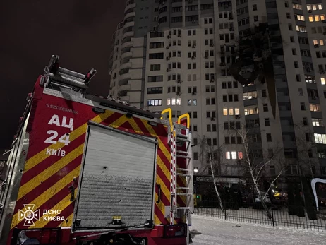 Россияне массированно атаковали Киев дронами и ракетами, среди погибших - медик