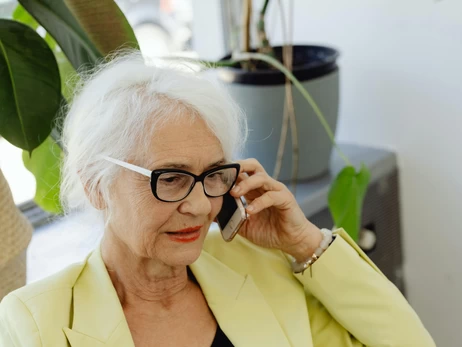 Дарувати спілкування та підтримку одиноким людям похилого віку: як працює проєкт «З'ЄДНУЄМО»