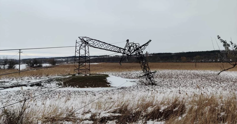 У Києві деякі жителі сидять без світла вже 36 годин