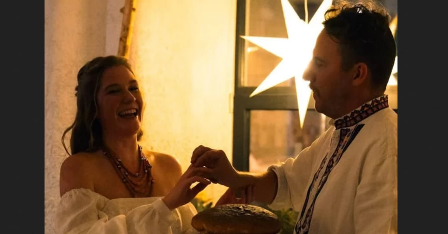 Евгений Клопотенко сделал предложение своей девушке Екатерине Воскресенской 