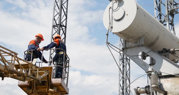 Без электроснабжения в Киевской области остается около 25 тысяч абонентов, - ОГА