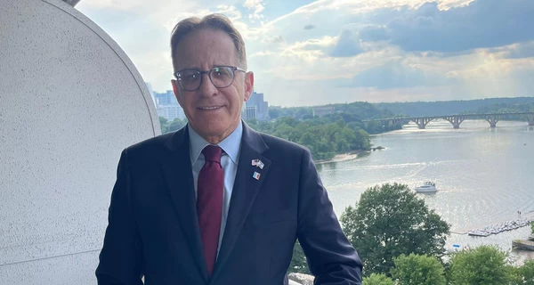 Голову офісу Нетаньяху затримали для допиту через витік документів у Bild