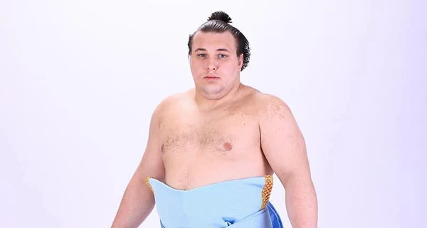 Шахраї розсилають від імені українського сумоїста Аонішики повідомлення про збори для ЗСУ та дітей