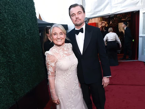 Ді Капріо прийшов на «Золотий глобус» із мамою, залишивши дівчину вдома