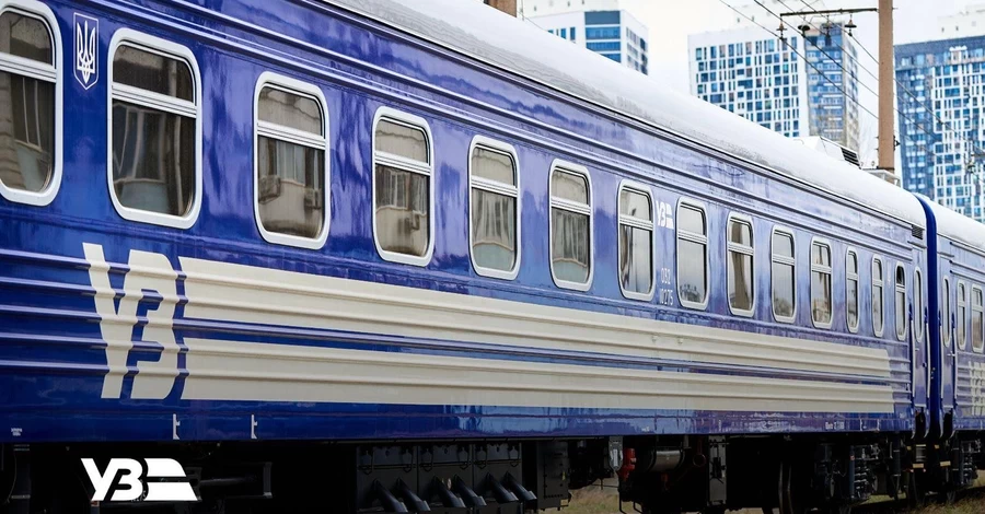 Укрзалізниця повідомила про скасування та затримку потягів після обстрілів - яких напрямків це стосується