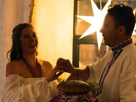 Клопотенко объяснил, почему вставил кольцо в хлеб, когда делал предложение