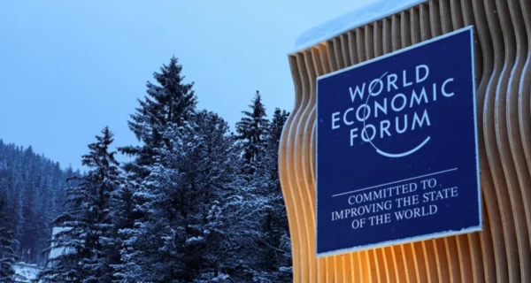 Экономический форум в Давосе: основатель ушел в отставку, а делегация США арендовала церковь