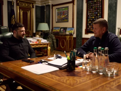  Зеленский встретился с Залужным и поблагодарил за 