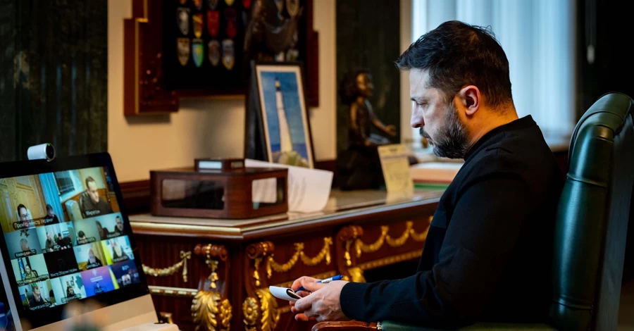 Зеленський доручив розібратися з будинками, що залишаються без тепла у столиці