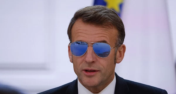 Макрон з'явився на зустріч в Єлисейському палаці у сонцезахисних окулярах