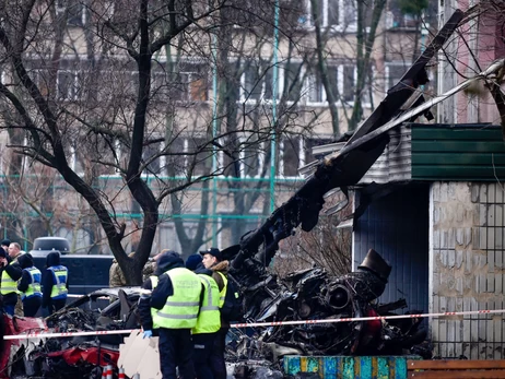 Українці вшановують пам'ять жертв авіакатастрофи у Броварах, в якій загинуло керівництво МВС