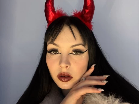 Лейбл Jerry Heil і Кажанна зі скандалом розірвали співпрацю