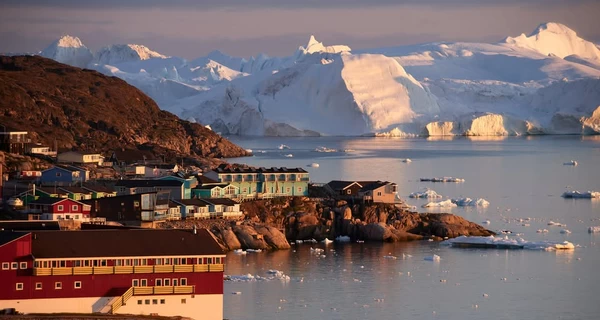 Роман Безсмертний: На тлі Гренландії Україна - ланка, що утримує діалог Європи та США