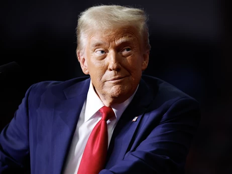 Трамп погрожує Макрону тарифами на шампанське через відмову вступати до Ради миру