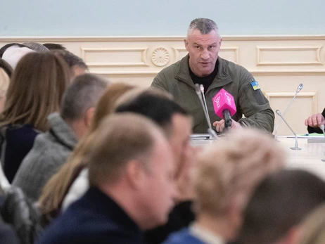 Кличко прокоментував інформацію про смерть двох слюсарів від перенавантаження