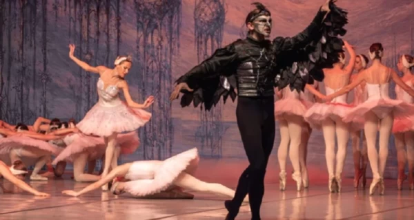 Премьера Нацоперы Кривоконя лишили брони от мобилизации из-за участия в российском балете