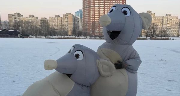 Гігантські миші танцювали на замерзлому озері Києва: історія несподіваного перформансу