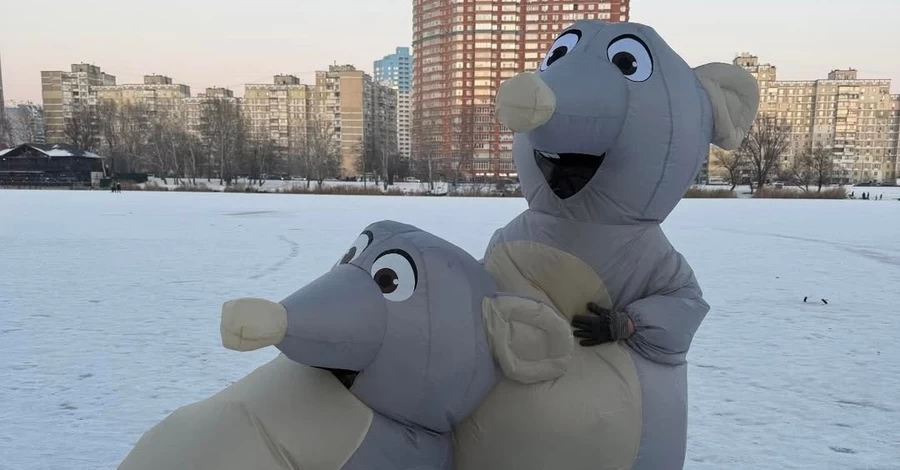 Гігантські миші танцювали на замерзлому озері Києва: історія несподіваного перформансу