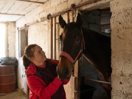 Власниця кінного клубу у Львові: Наші коні мали «піти на ковбасу», а тепер катають дітей