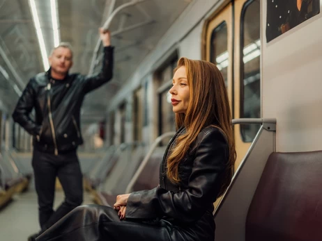 Премьеры недели: фиты Жадана с Кароль и Apashe с Алиной Паш