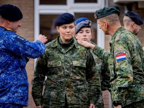 Принцеса Нідерландів Катаріна-Амалія завершила курс військової підготовки та отримала звання капрала