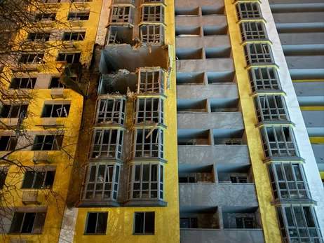 РФ атакувала у Києві житлові будинки, фабрику Roshen та лікарню - є загиблий та поранені