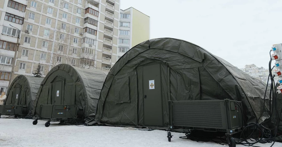 На Троєщині, де найскладніша ситуація зі світлом, розгорнули наметові містечка