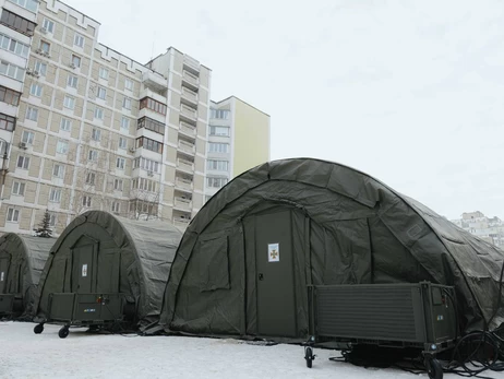 На Троєщині, де найскладніша ситуація зі світлом, розгорнули наметові містечка