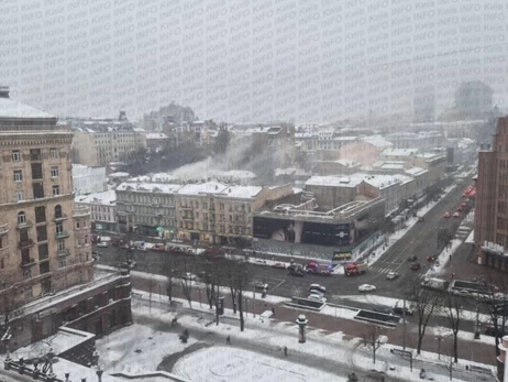 На Хрещатику у Києві сталася пожежа в офісній будівлі 