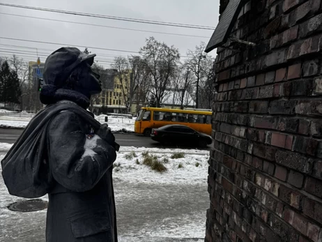 У Києві намагалися вкрасти таблички біля пам'ятника Анатолію Кузнєцову, - автор