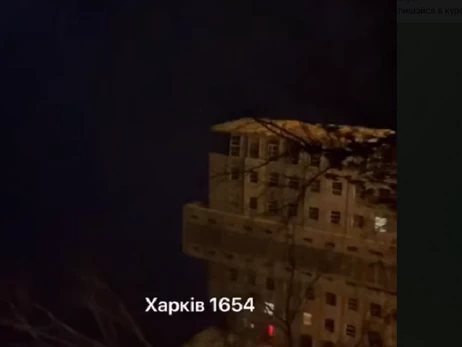 Росіяни вдарили по Індустріальному району Харкова - влучили у школу, є постраждалі