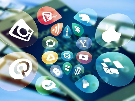 Франція першою в Європі підтримала заборону соцмереж для дітей