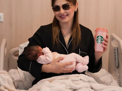 Украинская борчиха Алина Грушина-Акобия впервые стала мамой