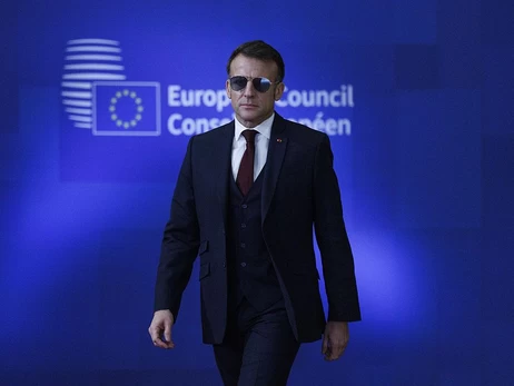 Стармер спародіював Макрона, надівши на шоу темні окуляри-авіатори: Bonjour