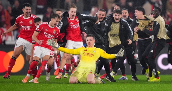 Трубин на последних секундах забил гол головой и вывел «Бенфику» в плей-офф