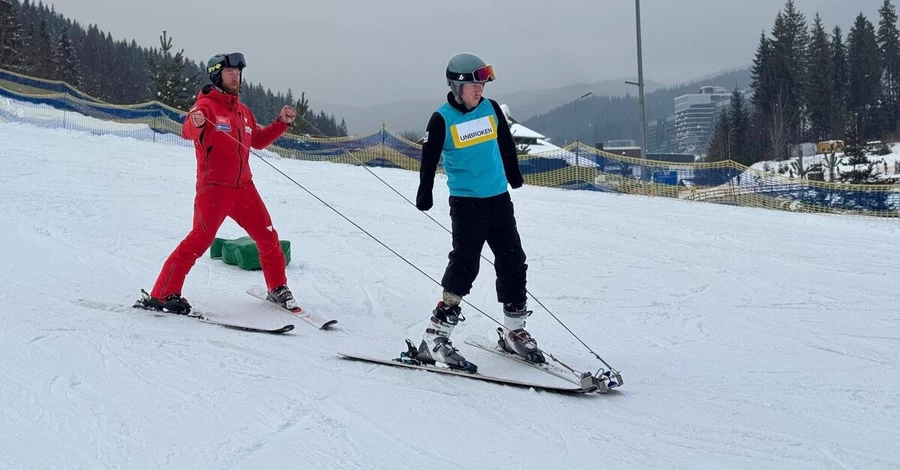 Вперше в Україні - ветеран Микола Шот, який втратив на війні чотири кінцівки, став на лижі