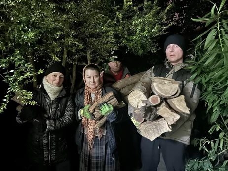 Залізні бочки та штори з дому: як у ботсаду ім. Гришка у мороз рятують унікальні рослини