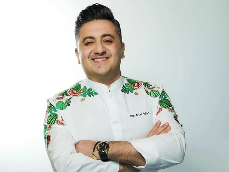 Алик Мкртчян выходит за пределы кухни - шеф готовит книгу