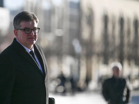 Радник Фіцо іде у відставку після згадування його імені у файлах Епштейна