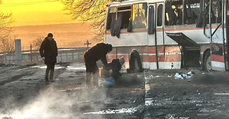 Число жертв удара РФ по Терновке увеличилось, россияне снова атаковали город 