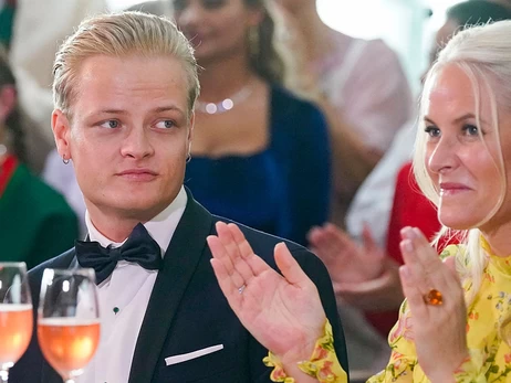 Обвиненного в изнасилованиях пасынка кронпринца Норвегии арестовали по новым обвинениям